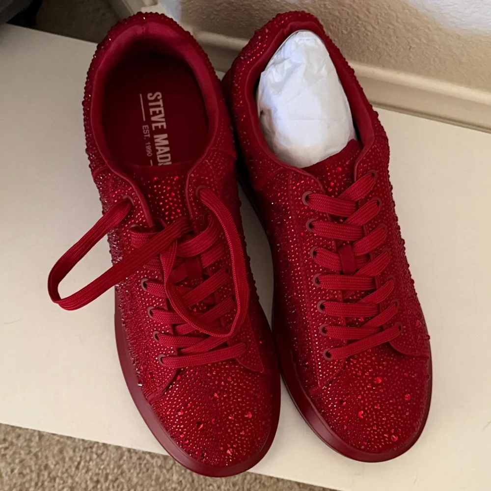 Elegant Red mens Steve Madden Icebox Sneakers size 10 m new w box - Picture 3 of 9